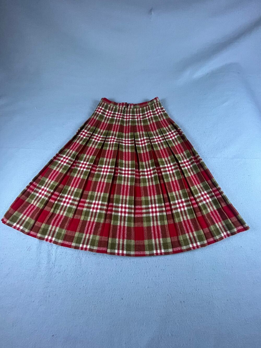 Vintage Wool Plaid Skirt Women 24 Red Green Pleated Tartan Academic Preppy
